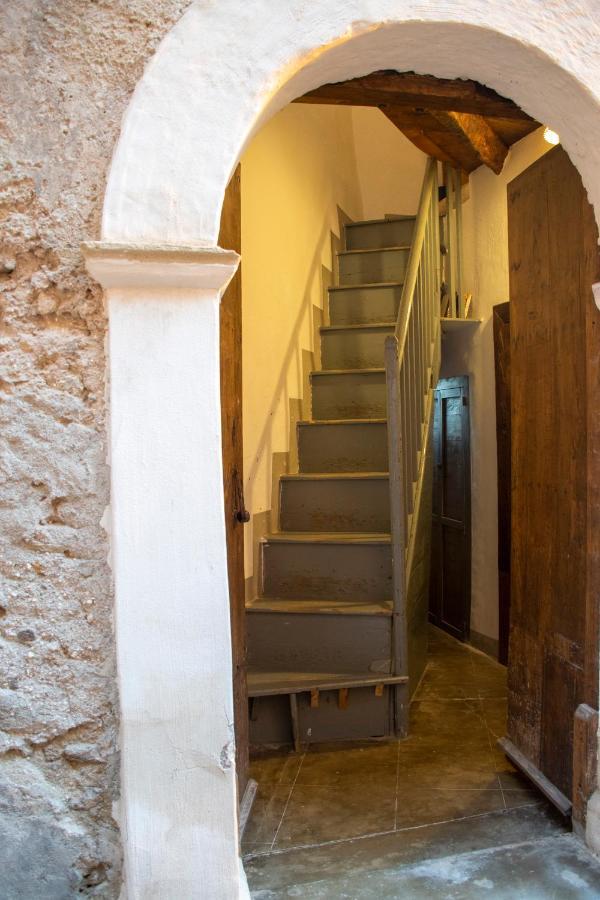 Palazzo Del Diplomatico Ferienhaus Belmonte Calabro
