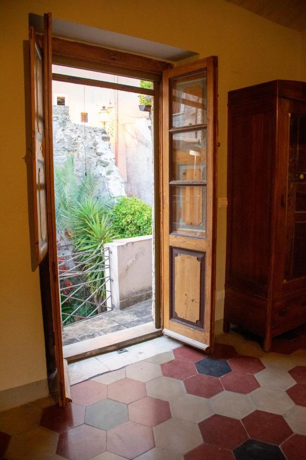 Palazzo Del Diplomatico Belmonte Calabro